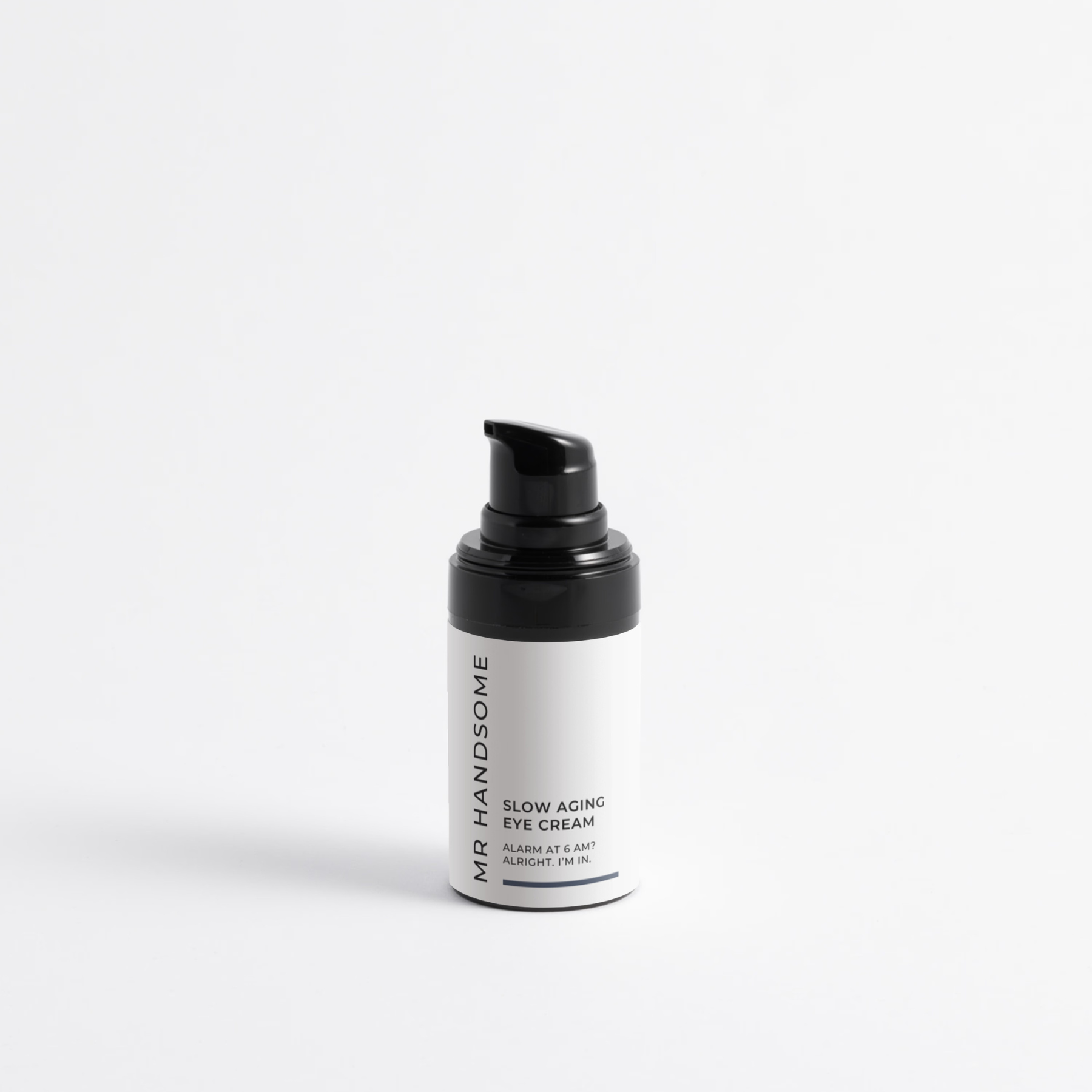 Pumpeflasche mit schwarzer Kappe, Aufschrift Slow Aging Eye Cream, minimalistisches Kosmetikdesign.