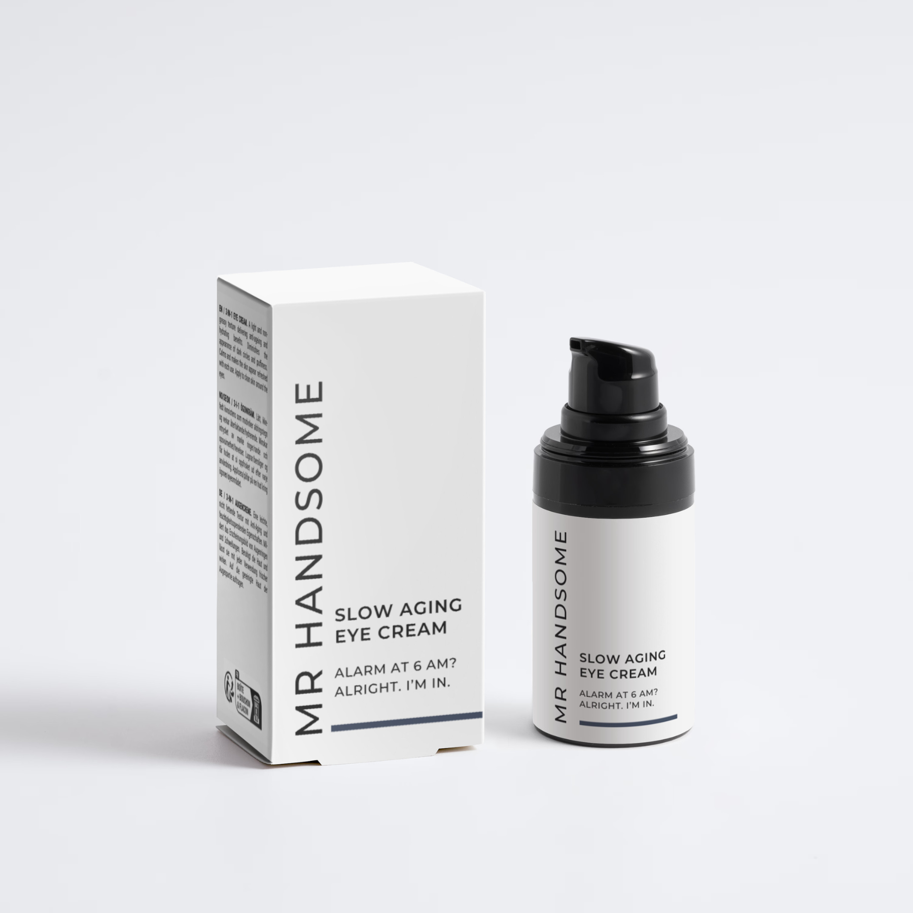 Minimalistische Verpackung der Slow Aging Eye Cream: weiße Box und Pumpspender-Flasche mit Schwarztext.